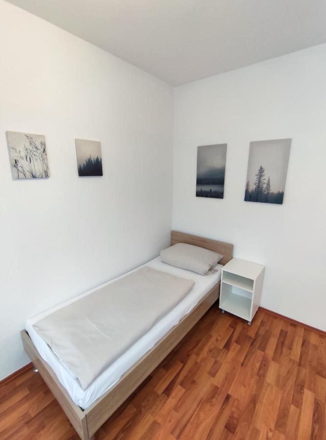 Gaestehaus Am Bahnhof, Self-Check-In Фехта Экстерьер фото