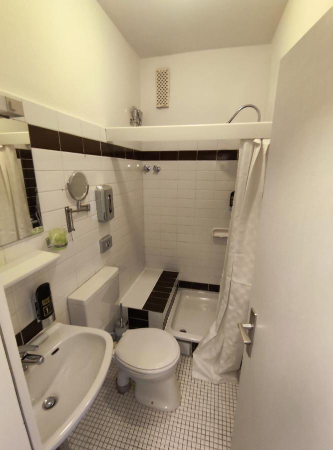 Gaestehaus Am Bahnhof, Self-Check-In Фехта Экстерьер фото